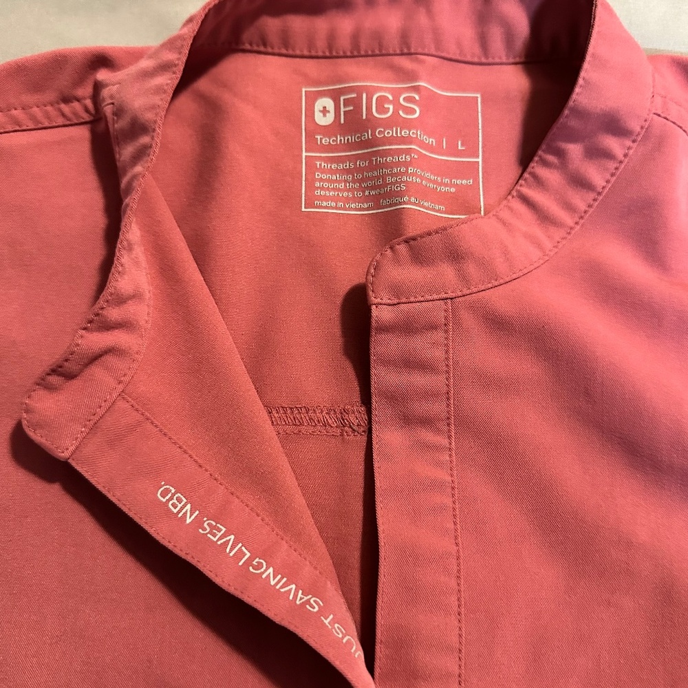 FIGS Breast Cancer Awareness Rafaela Top PO 2961 +Joggers PO 3157 (L/P) - Picture 2 of 8